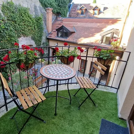 Red Lion Pub & 3* Szentendre