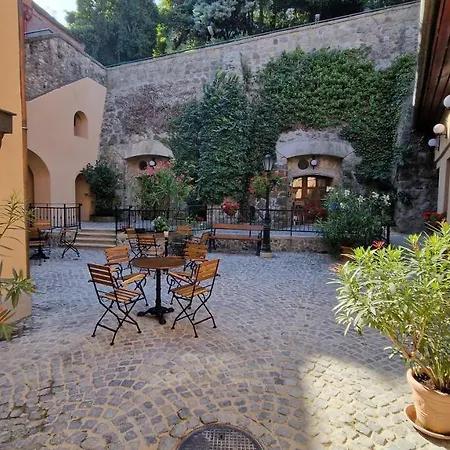 Red Lion Pub & Szentendre