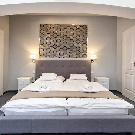 Red Lion Pub & Hotel apartamentowy Szentendre