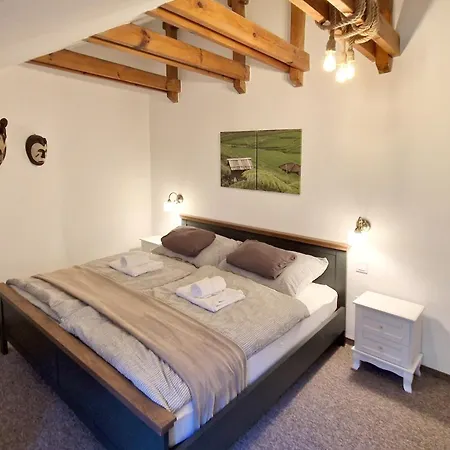 Hotel apartamentowy Red Lion Pub &