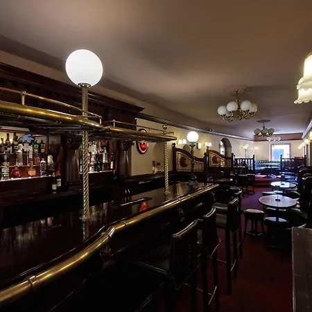 Hotel apartamentowy Red Lion Pub & Szentendre