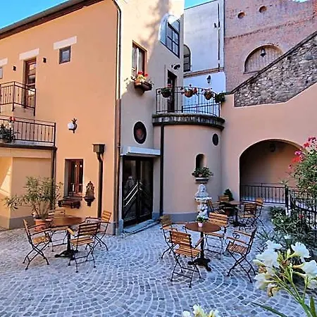 Red Lion Pub & شقة فندقية سنتيندري