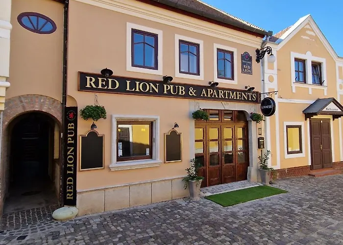 Lägenhetshotell Red Lion Pub & 4*